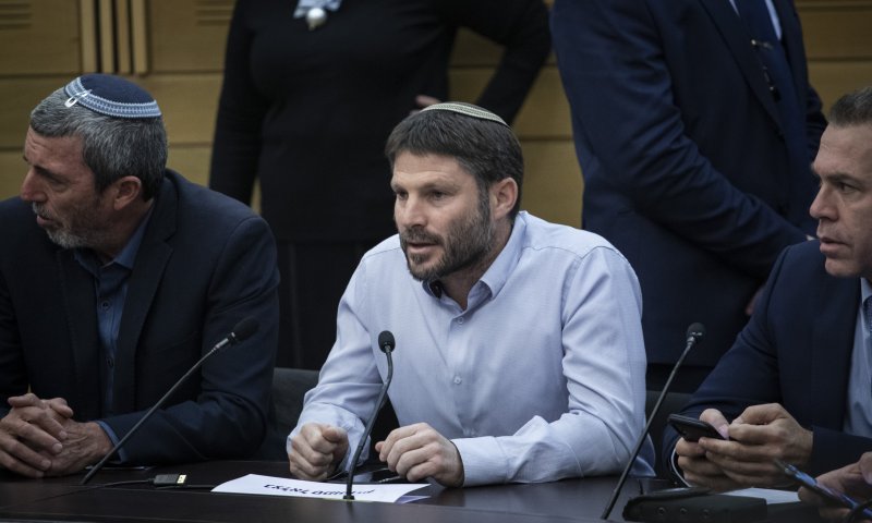 נתניהו לוחץ לצרף את סמוטריץ' לרשימה עם הרב רפי