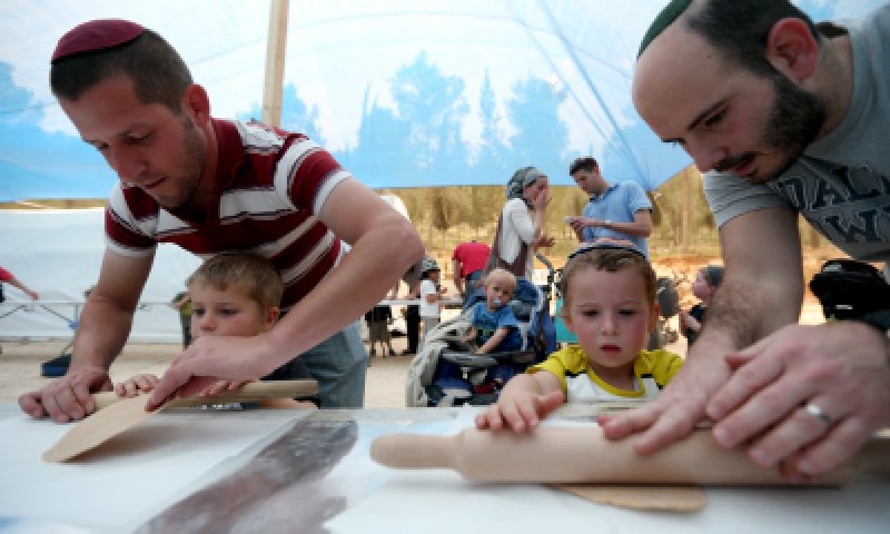 הרי הם ידעו שהם עומדים להגאל, אז למה הם אפו מצות?