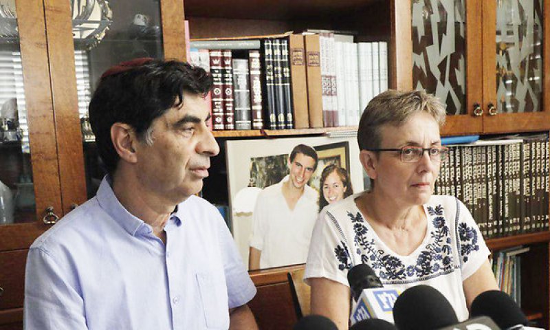 "יש למדינת ישראל שר ביטחון חלש ופחדן"