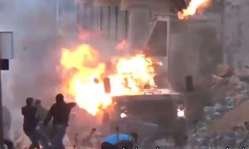 איזה ביזיון: לוחמינו נרגמים בבקבוקי תבערה ואבנים