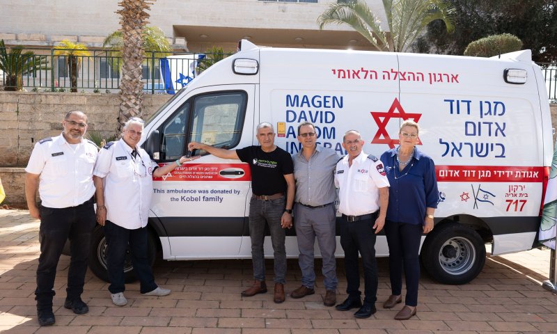 מפרפר נחמד לאמבולנס: אפי בן ישראל וה"חתיך" ממוגן הירי