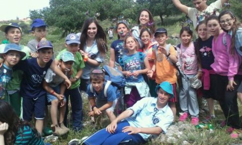 קשה שלא ליפול באווירת החיפוף שיש בסניף מעורב