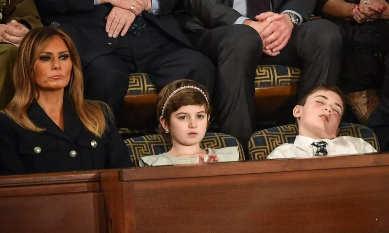 משעשע: נרדם בנאום של טראמפ והפך לכוכב רשת