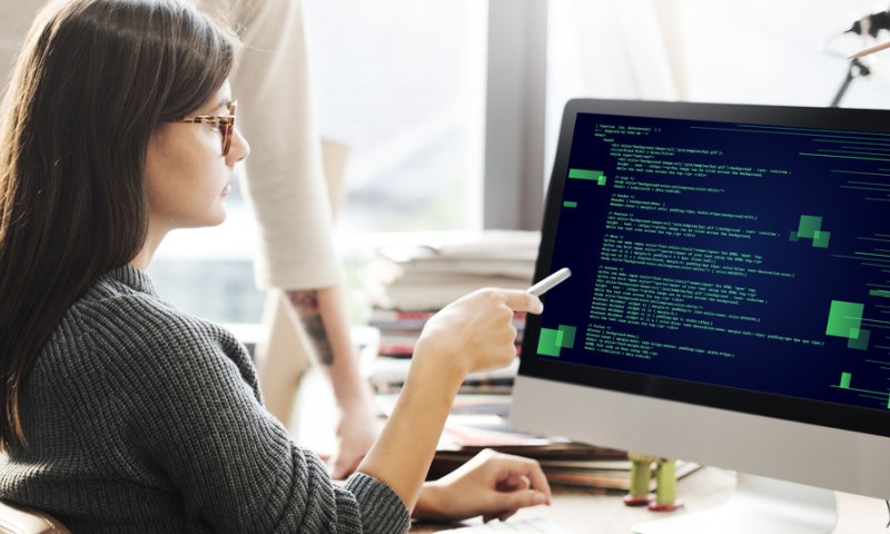 במשרד העבודה מקדמים נשים להייטק? לא ביו"ש