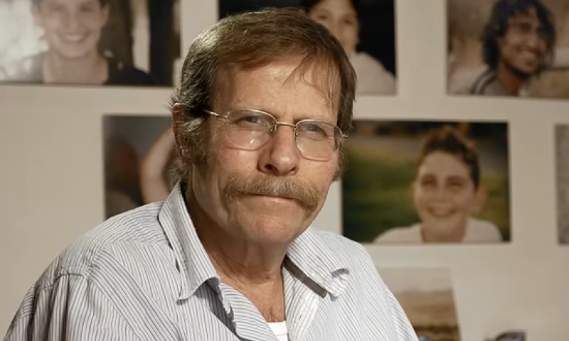 למה העם שמע לאהרון ולא שמע למשה?