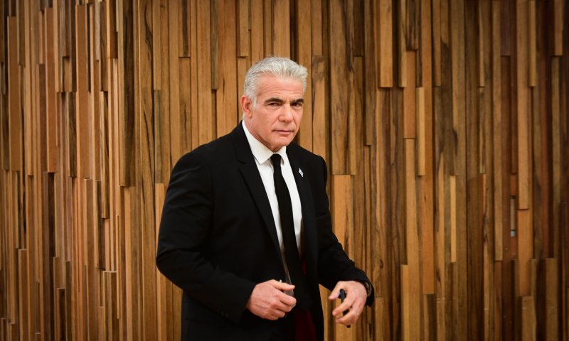 "עוד לא מאוחר": ברק ולפיד איחלו בריאות לנתניהו