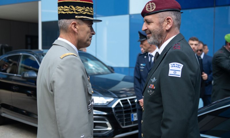 כוכבי בצרפת: "פועלים בכל הכח נגד התבססות איראן"