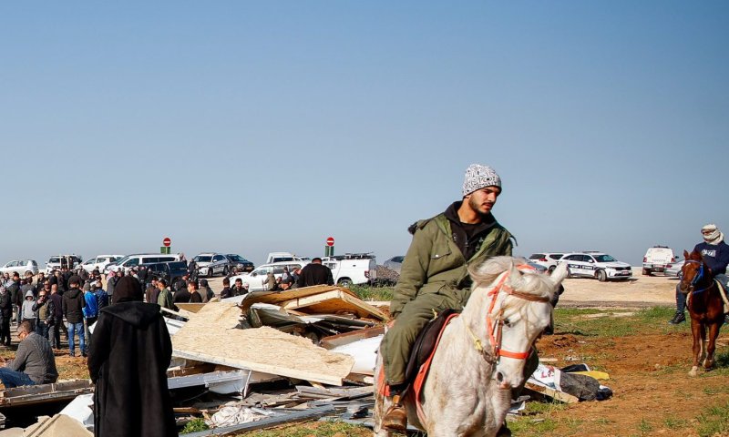 רהט: בן 9 נפצע קשה כתוצאה מנפילה מחמור