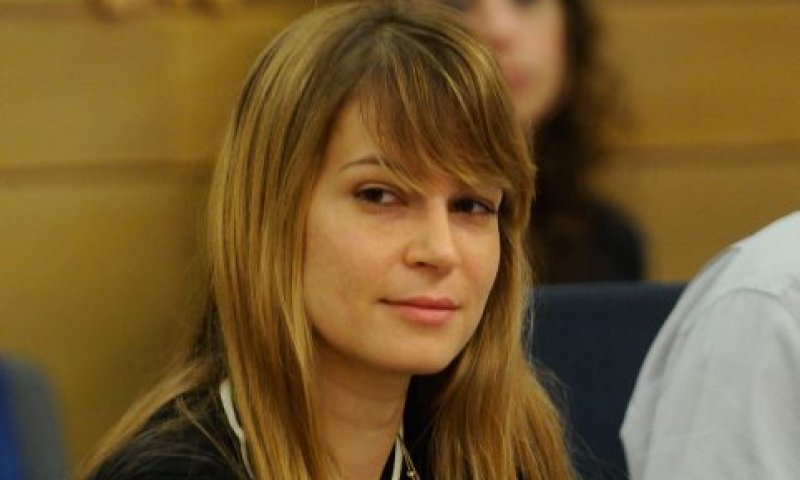 צפו: 13 שנה אחרי, משפחת הטייס שנהרג בחיים חדשים