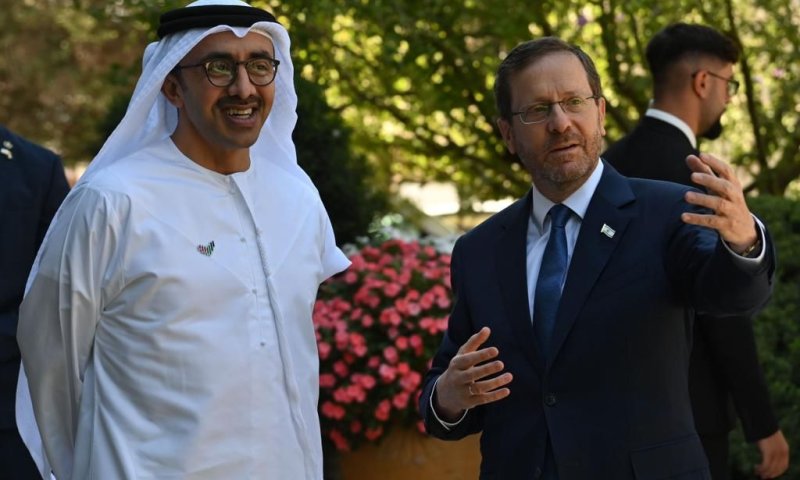 הרצוג קיבל את שר החוץ האמירתי: "רגע היסטורי"