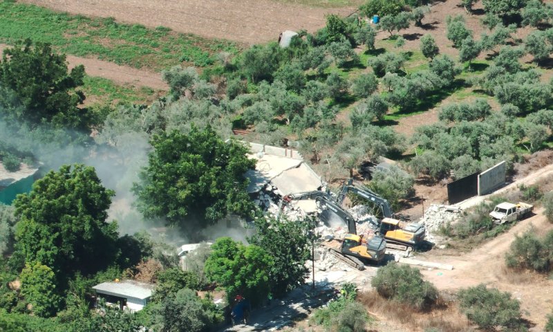 צפו: צה"ל הרס בתים לא חוקים מהם ירו לעבר עמק חפר
