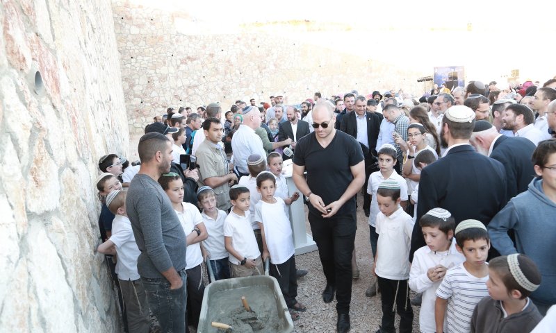 "יום חג ליישוב": הונחה אבן הפינה לשכונת הקבע במגרון