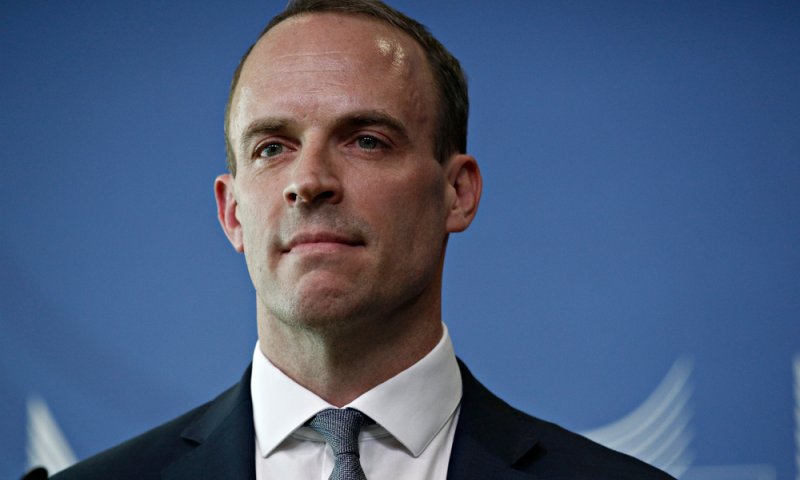 דרמה בבריטניה: סגן ראש הממשלה התפטר מתפקידו