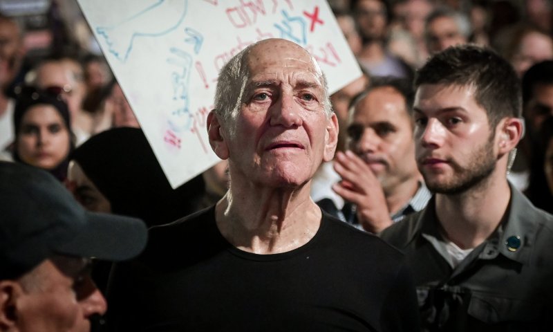 אולמרט חושף את דעתו על התפטרות הרמטכ"ל