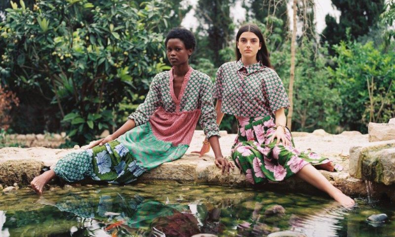 לארה רוסנובסקי בקולקציה צנועה ויש גם נציגה דתיה