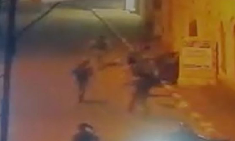 צפו: מג"בניקים מפתיעים מחבל שמשליך בקת"ב