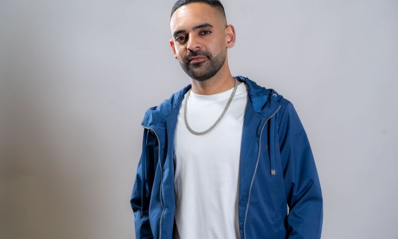 "נפרדנו בגלל הקריירה שלי": מישל כהן בשיר חדש | ראיון