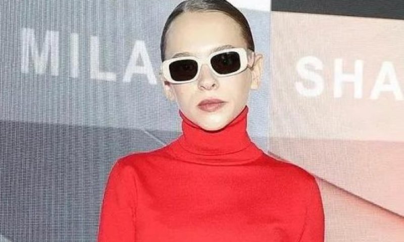 צנועה וקלאסית: שירה האס בתצוגת פראדה