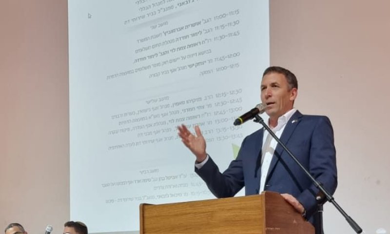 כהנא נגד ליברמן: "לא אתן שיפגעו בשירותי הדת"