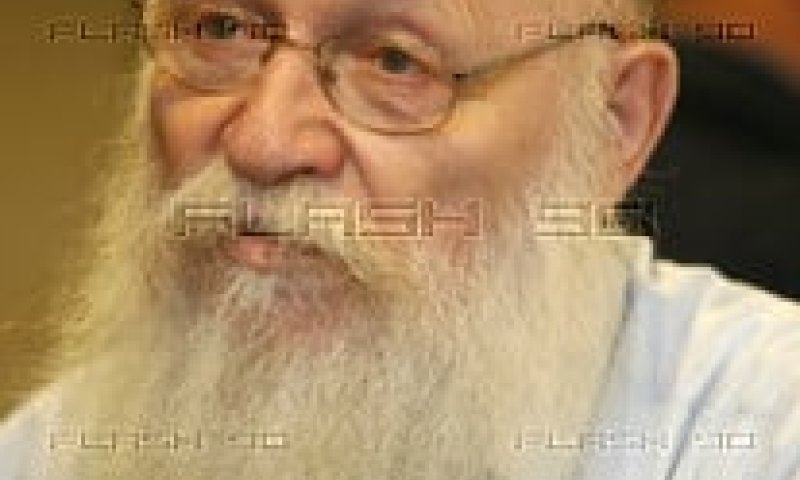 סאטירה חרדית: הרב דרוקמן מגייר קופים