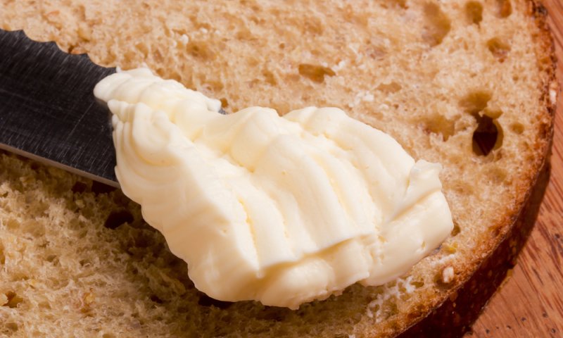 שו"ת: האם מותר להוסיף מרגרינה לאוכל?