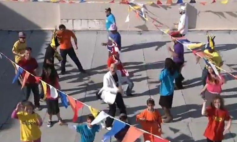 צפו: לא יעזור, אתה אחי! שיר לפסח תשע"ב מלאטמה