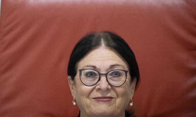 מביך: פליטת הפה של אסתר חיות