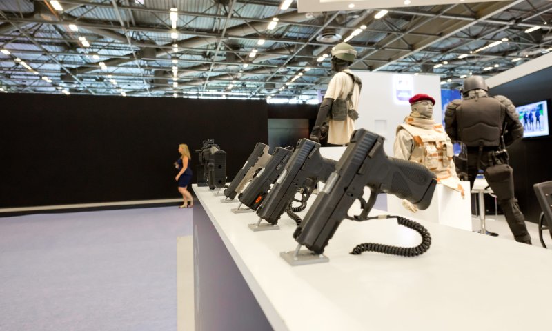 שר החוץ הצרפתי: החברות הישראליות ישתתפו בתערוכה הביטוחנית