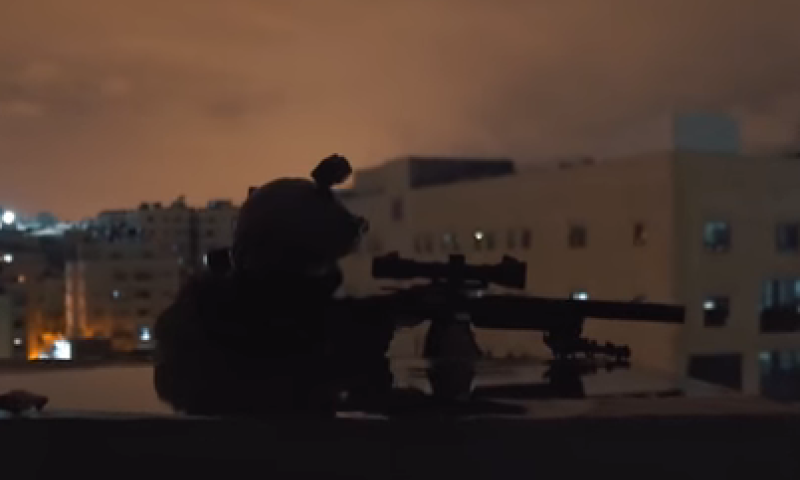 צפו: מה עובר לצלף בראש רגע לפני הירי?