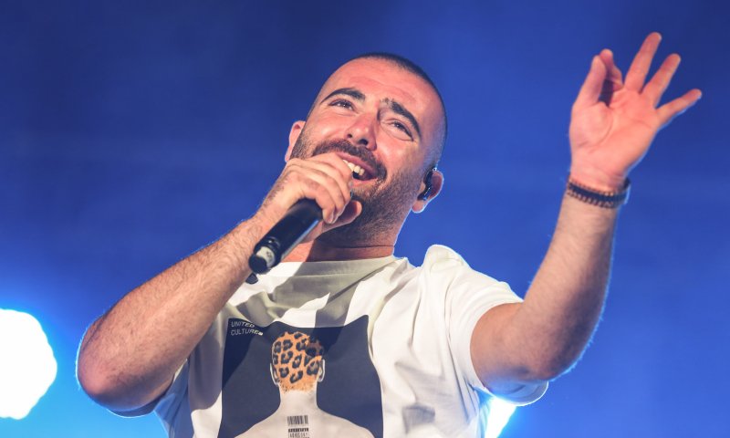 "מים מתוקים": יסמין מועלם ועומר אדם בביצוע מחדר החזרות