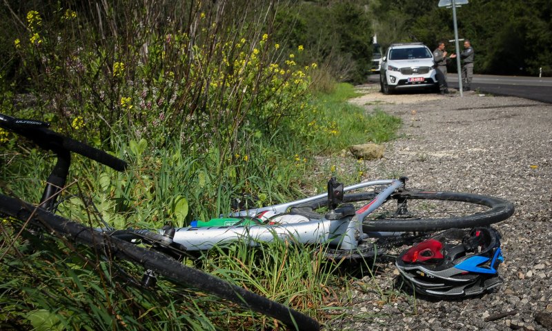 רוכב אופניים חשמליים כבן 30 נהרג בכביש 5
