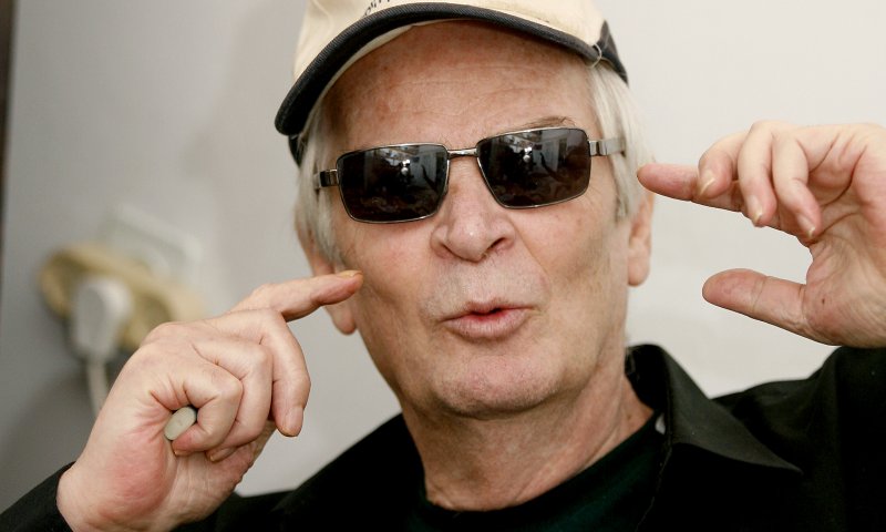 צאו לטייל: שרים אריק איינשטיין ב'בית שערים'