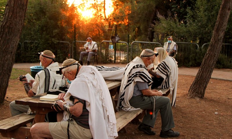 עו"ד על הפרשה &bull; ואתחנן: על הזכות להתפלל