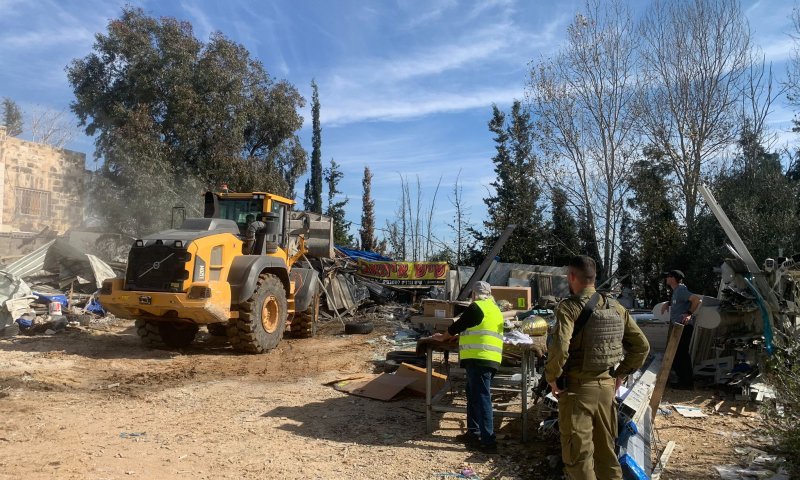 בנימין: מרחב עסקים שהעסיק עשרות פלסטינים ללא אישור נהרס