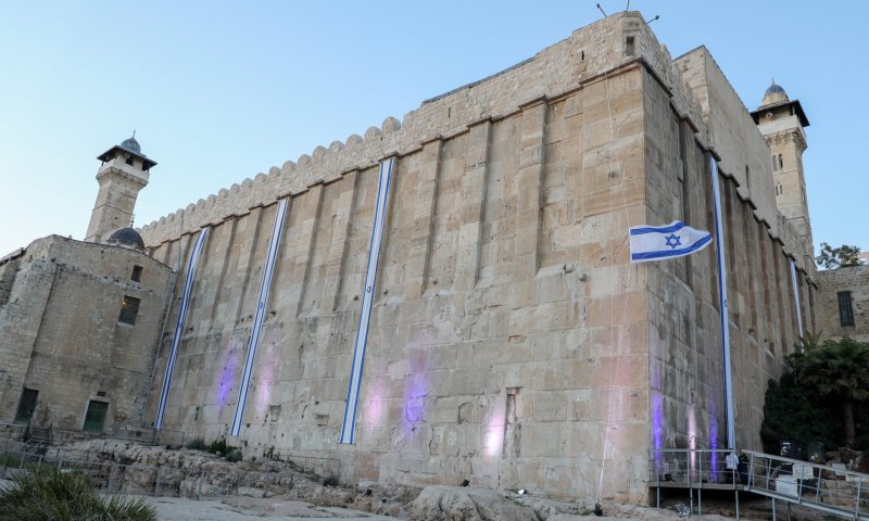 הנציב בורח מאחריות: החוק לא חל במערת המכפלה