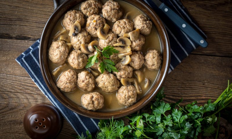 סורגים שבת: מתכון לקציצות עוף נימוחות