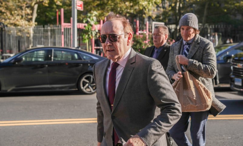 אחרי שזוכה: 7 אישומים חדשים נגד קווין ספייסי