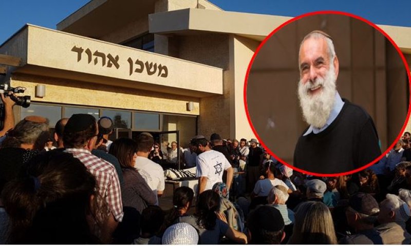 אבל כבד: הרב אביחי רונצקי זצ"ל הובא למנוחות