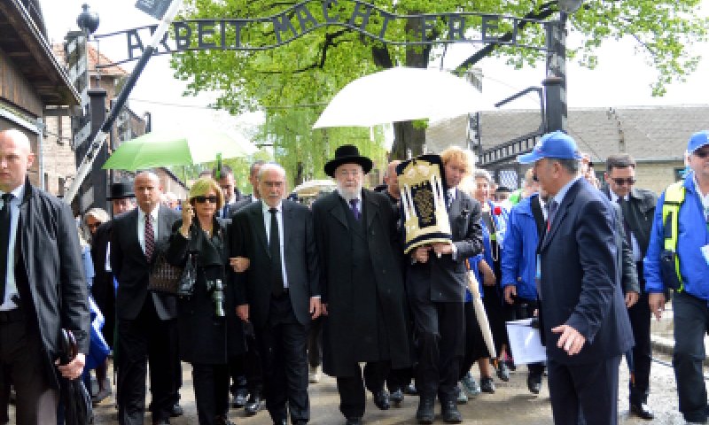 הנצחון: ספר התורה נכתב באושוויץ ויוכנס לכותל ביום העצמאות