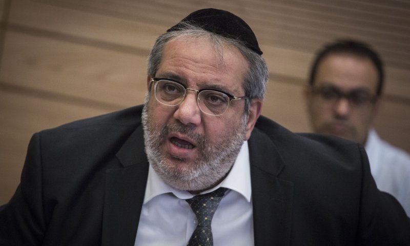 קורע: "שלמה בניזרי" מותח את יגאל גואטה: האזינו