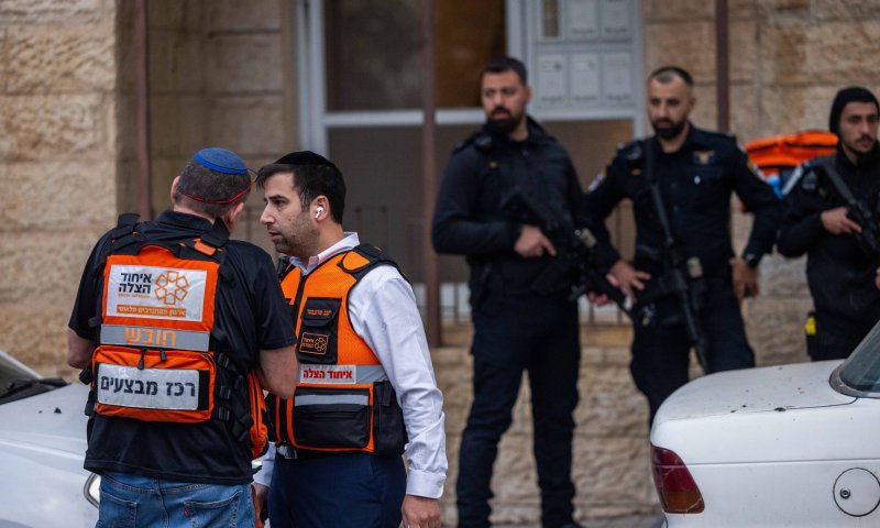 אירוע חריג בפסגת זאב: אדם התבצר בדירה וירה על שוטרים