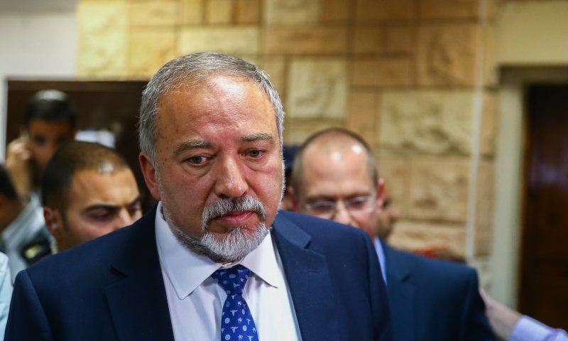 ליברמן מתנער מהספינים של נתניהו