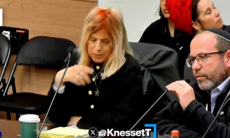 אב החטוף: המו"מ לשחרור שבויים הביא עלינו חטופים נוספים