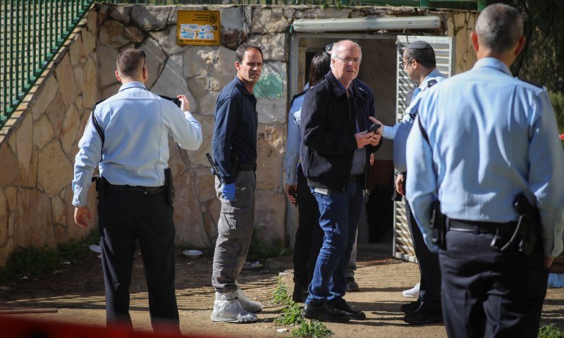 באמצעות הכנסת סמוי: נעצרו מעורבים ב-60 ניסיונות חיסול | צפו