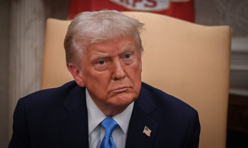 טראמפ משגר איום חסר תקדים לאיראן