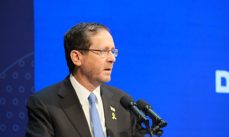 הרצוג: "צריך להביא את סינוואר חי או מת"