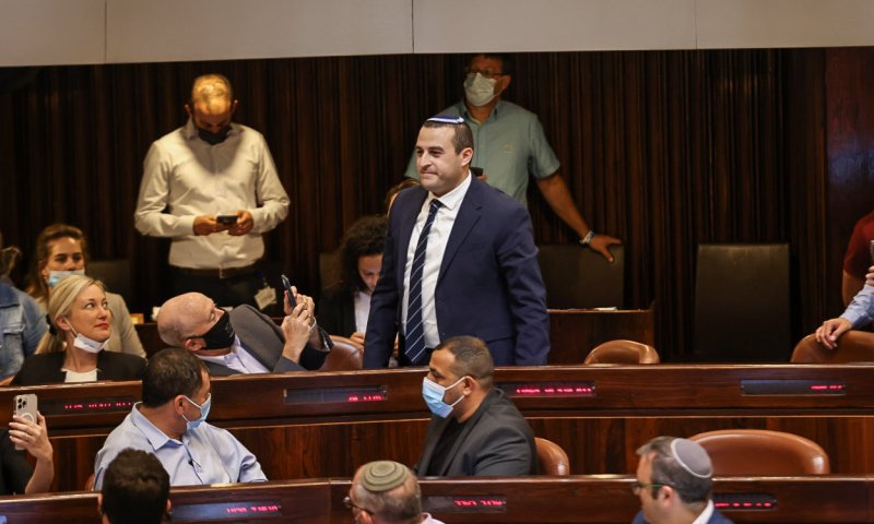 נאום הבכורה של יום טוב כלפון: לא הורדתי את הכיפה
