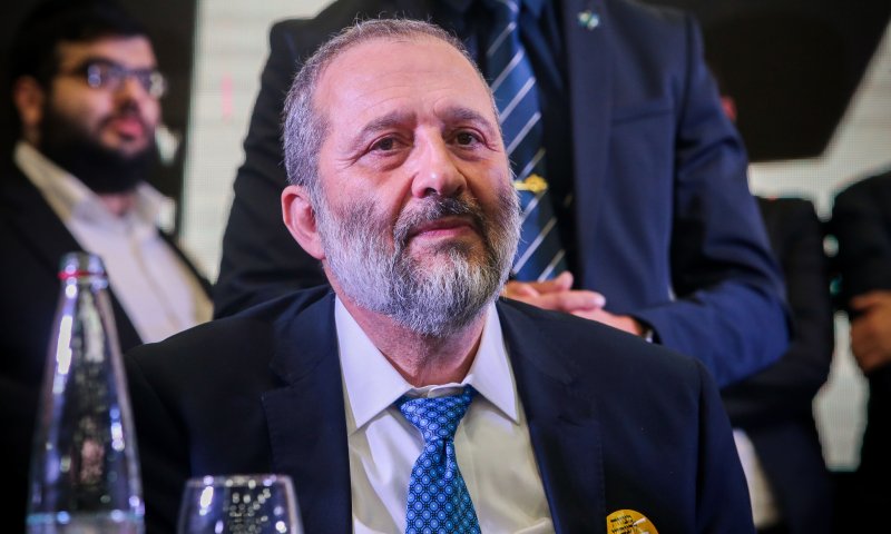 "מצב חירום": דרעי שבר את החרם על תחנת הרדיו