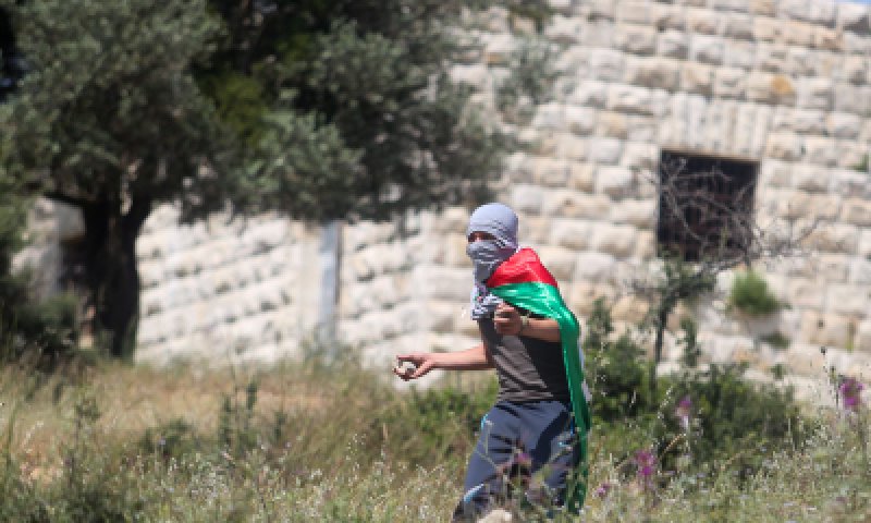 9 פעילי שמאל נכנסו לרמאללה ונרגמו באבנים ובק"תבים