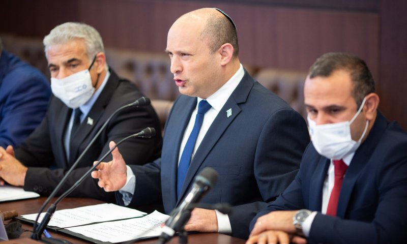 בנט בקבינט הקורונה: אנחנו לא יכולים למנוע את הגל